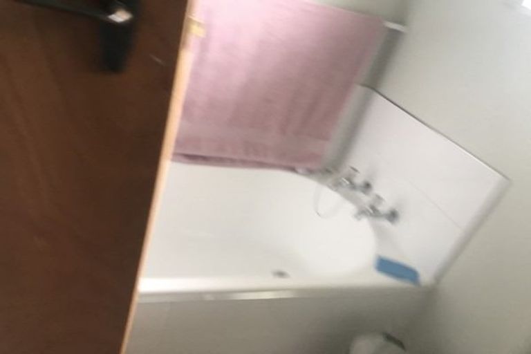 Photo of property in 4 Edgecombe Court, Roslyn, Palmerston North, 4414