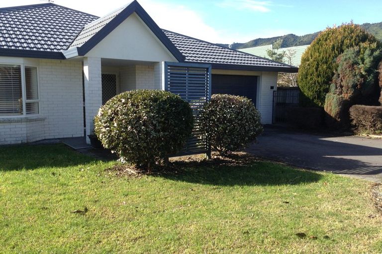 Photo of property in 45 Kapanui Road, Waikanae, 5036