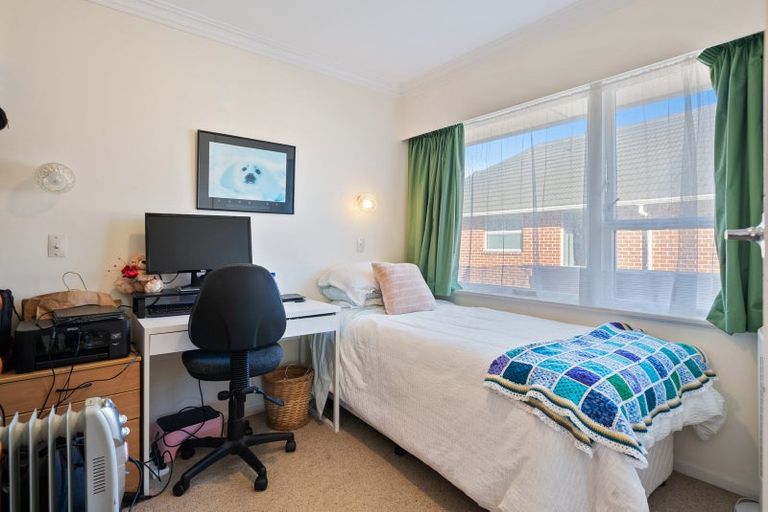 Photo of property in 71a Wai-iti Crescent, Woburn, Lower Hutt, 5010
