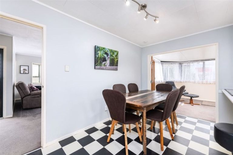 Photo of property in 14 Clearview Heights, Ranui, Auckland, 0612