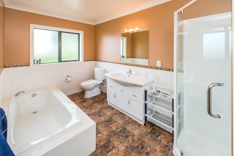 Photo of property in 13 Chester Street, Waverley, 4510