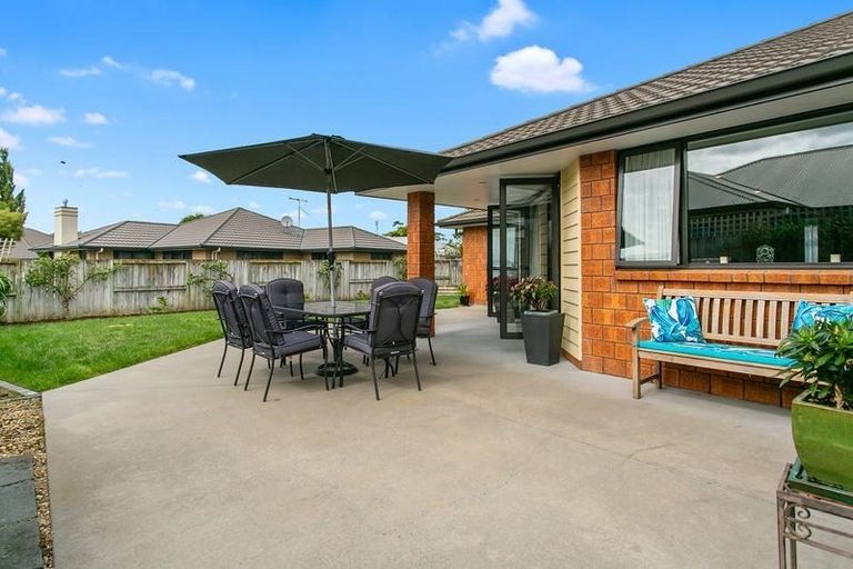 Photo of property in 19 Lilac Close, Cambridge, 3434