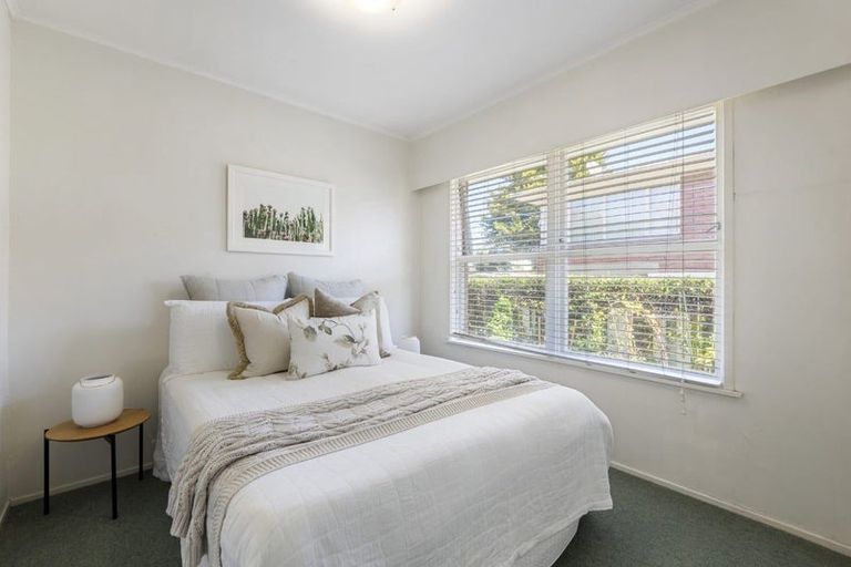 Photo of property in 1/153 Shakespeare Road, Milford, Auckland, 0620