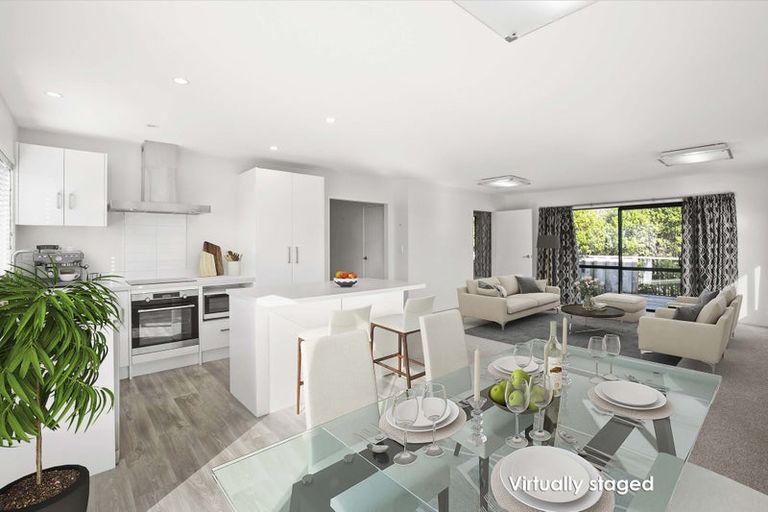 Photo of property in 11 Heta Road, Highlands Park, New Plymouth, 4312