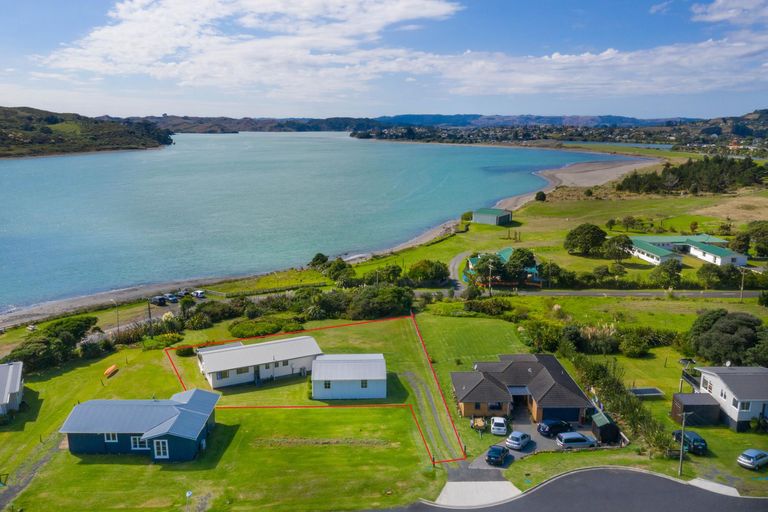 Photo of property in 11 Wainamu Road, Raglan, 3297