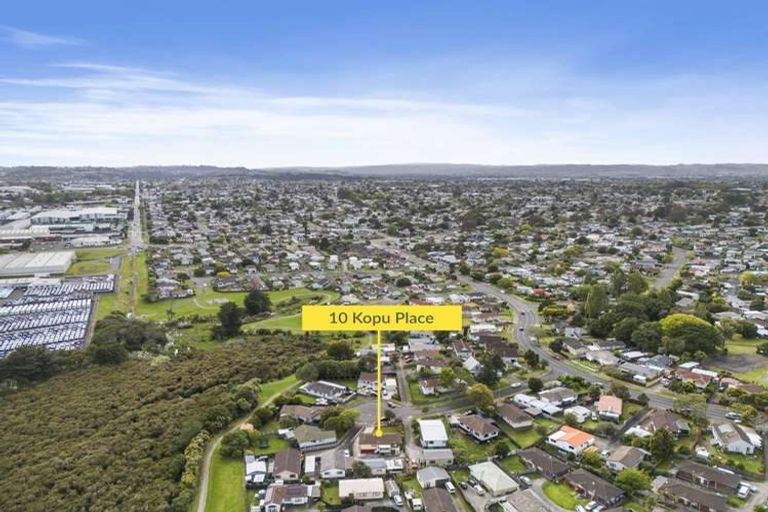 Photo of property in 10 Kopu Place, Clendon Park, Auckland, 2103