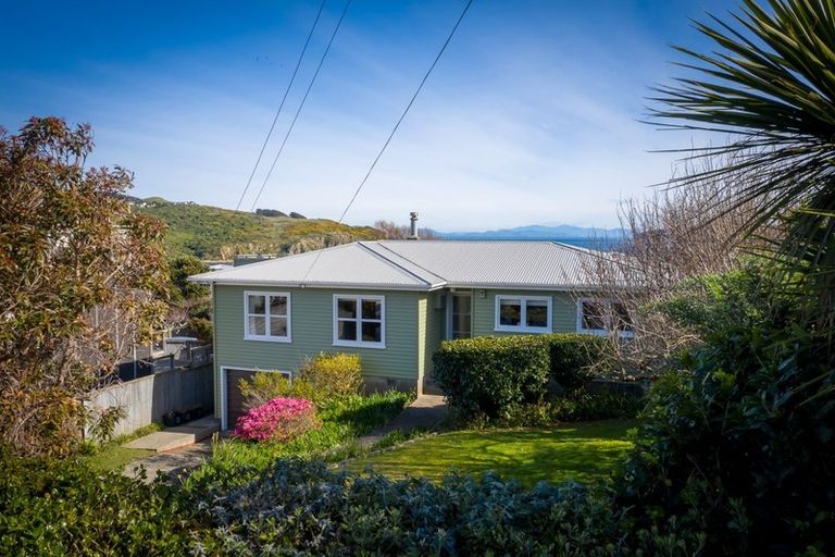Photo of property in 5 Herewini Street, Titahi Bay, Porirua, 5022