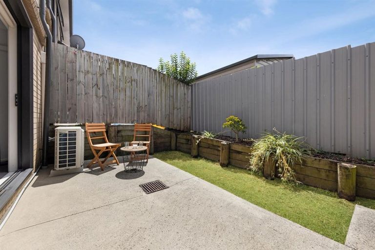 Photo of property in 8 Akeake Lane, Manurewa, Auckland, 2102