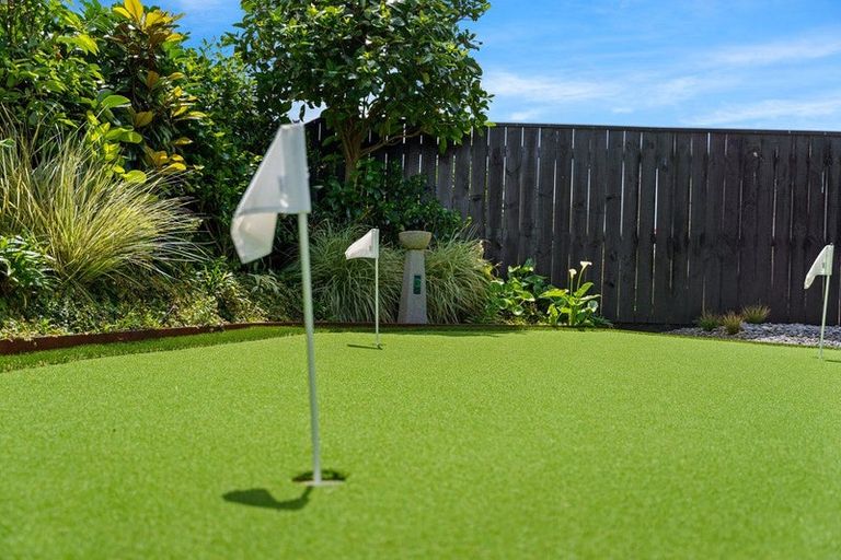 Photo of property in 5 Taranui Way, Paraparaumu Beach, Paraparaumu, 5032