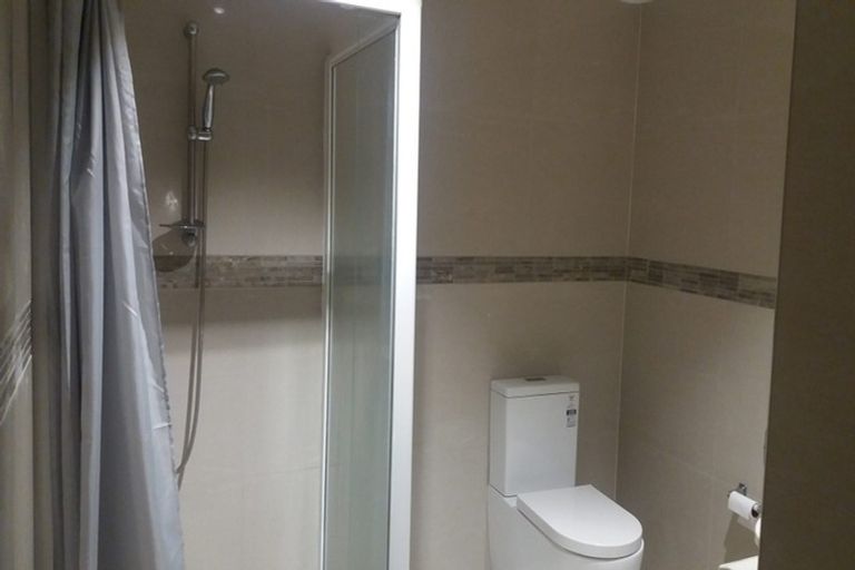 Photo of property in 5 Saddleback Rise, Murrays Bay, Auckland, 0630