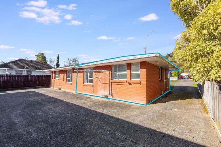 Photo of property in 2/46 Wood Street, Wainuiomata, Lower Hutt, 5014