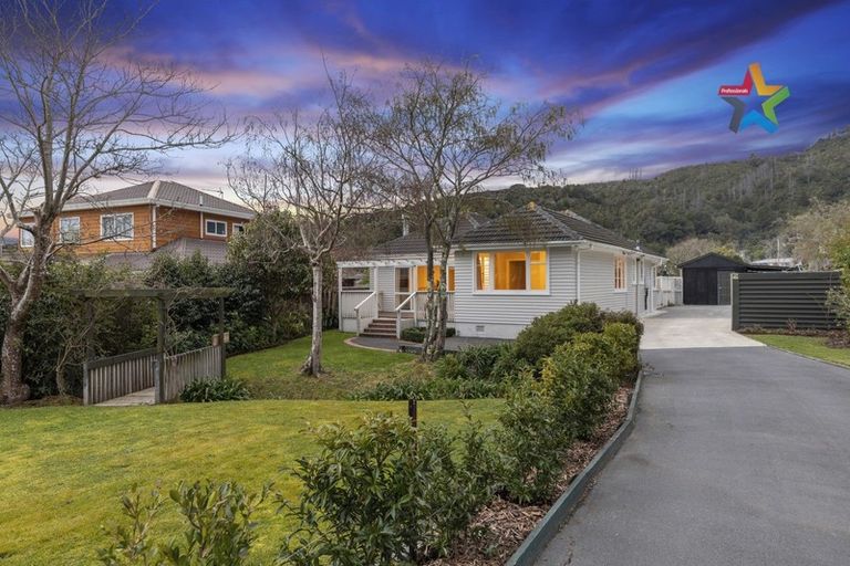 Photo of property in 17 Tawhai Street, Stokes Valley, Lower Hutt, 5019