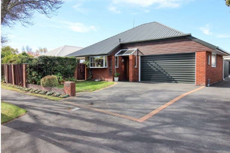 Photo of property in 1/36 Apsley Drive, Avonhead, Christchurch, 8042