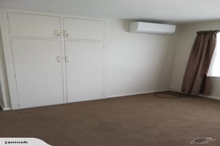 Photo of property in 4/9 Curletts Road, Sockburn, Christchurch, 8042