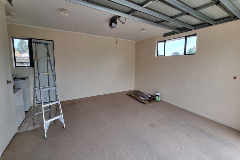 Photo of property in 13 Cleek Road, Mangere East, Auckland, 2024