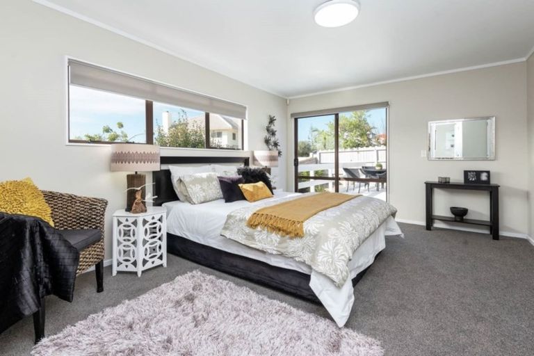 Photo of property in 2/26 Simmental Crescent, Somerville, Auckland, 2014