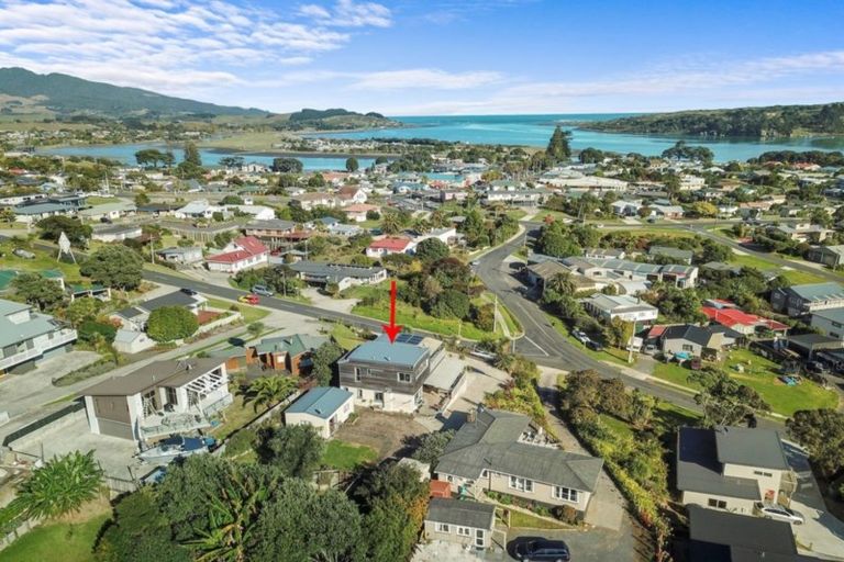 Photo of property in 35 Long Street, Raglan, 3225