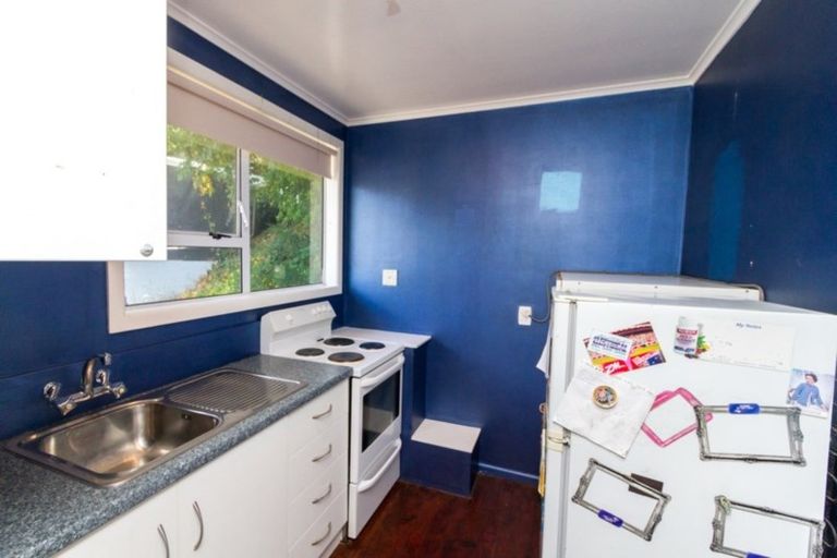 Photo of property in 1/10 Mckelvey Place, Tawa, Wellington, 5028