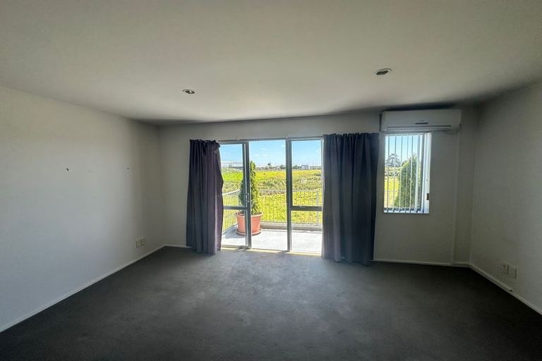 Photo of property in 9/15 Bishop Lenihan Place, East Tamaki, Auckland, 2013