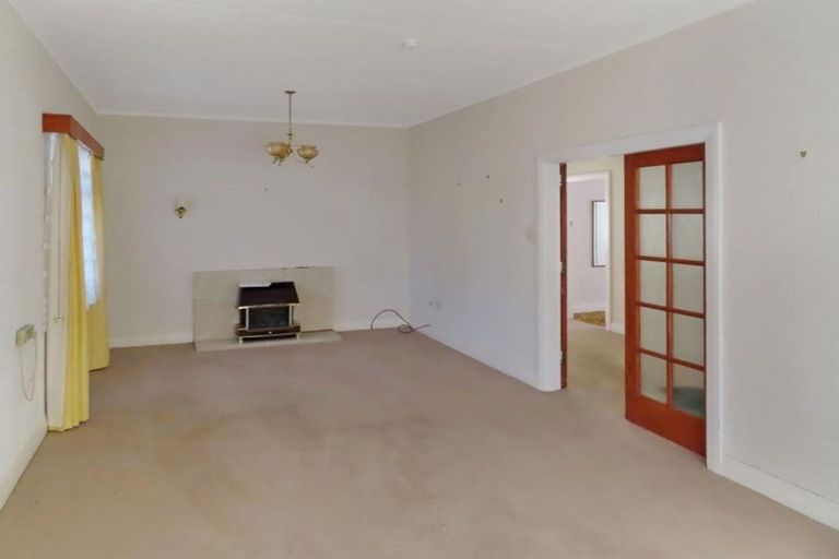 Photo of property in 13 Severn Street, Island Bay, Wellington, 6023