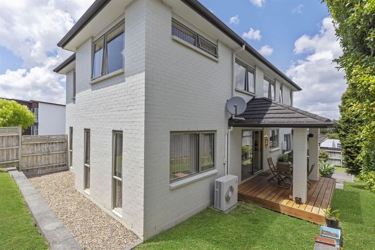 Photo of property in 30 Bellagio Way, Flat Bush, Auckland, 2019