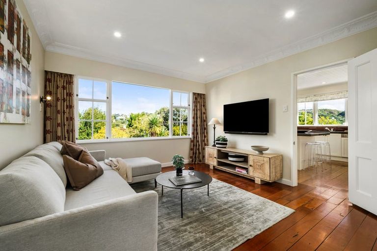 Photo of property in 43 Simla Crescent, Khandallah, Wellington, 6035