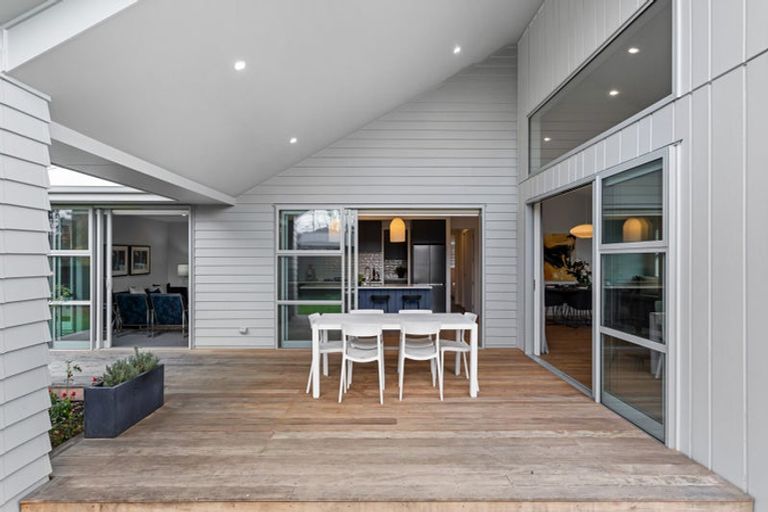 Photo of property in 11 Munro Oak Lane, Clevedon, Papakura, 2582