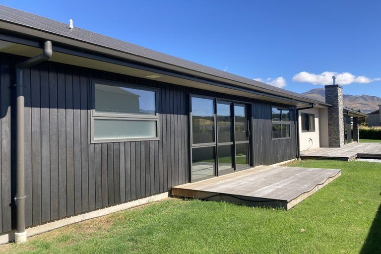 Photo of property in 3 Bargour Street, Wanaka, 9305