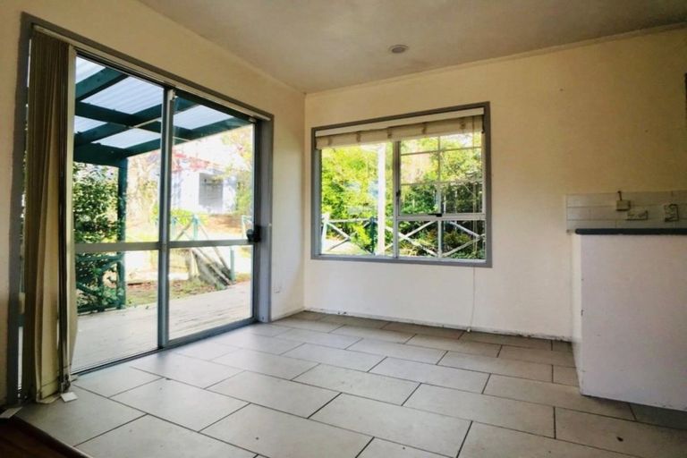 Photo of property in 13 Palliser Lane, Browns Bay, Auckland, 0630