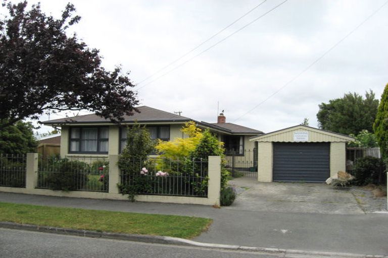 Photo of property in 37 Radbrook Street, Avonhead, Christchurch, 8042