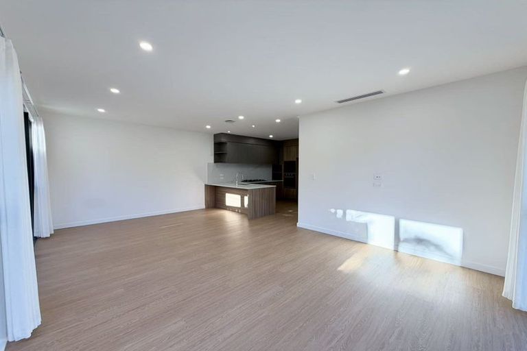 Photo of property in 13a King Richard Place, Browns Bay, Auckland, 0630