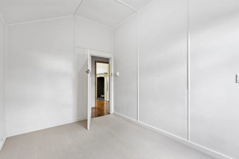 Photo of property in 19 Ward Street, Palmerston North, 4414