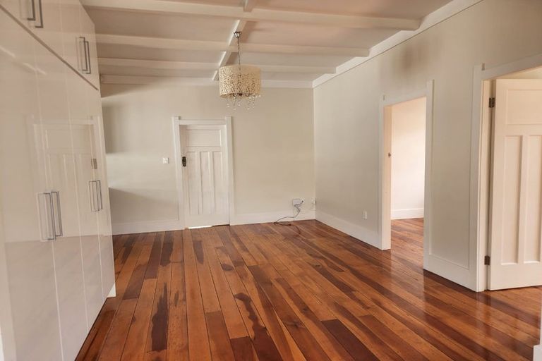 Photo of property in 8 Formby Avenue, Point Chevalier, Auckland, 1022