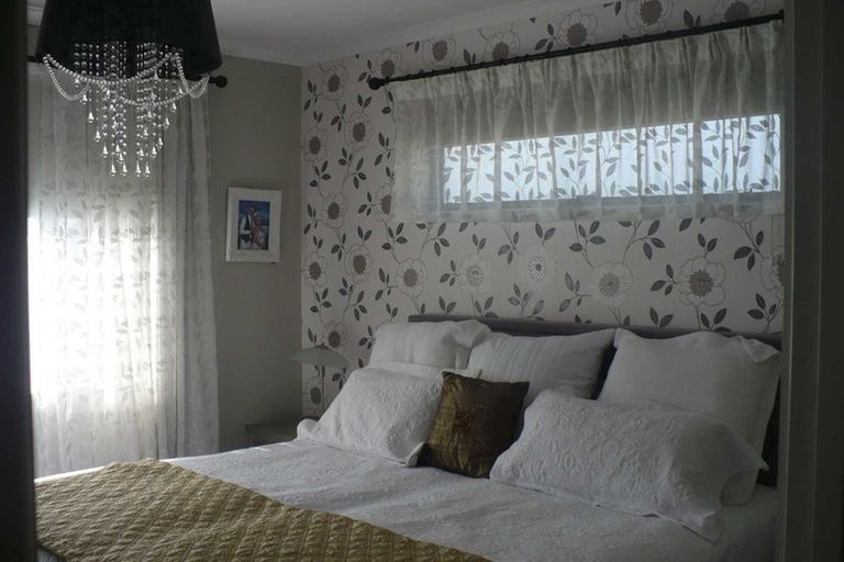 Photo of property in 8 Fendalton Place, Hatfields Beach, Orewa, 0931