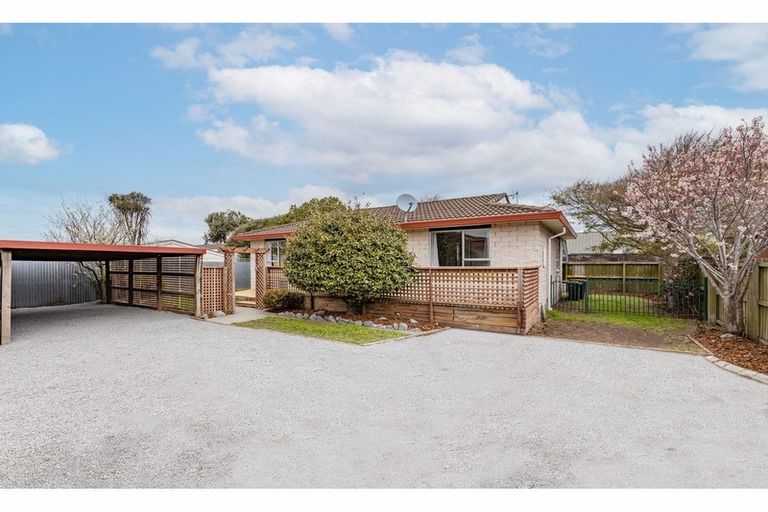 Photo of property in 2/126a Inwoods Close, Parklands, Christchurch, 8083