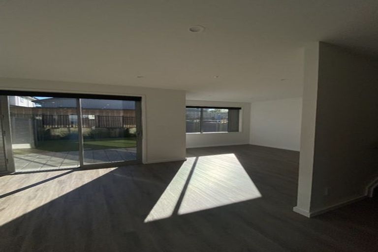 Photo of property in 7 Gunn Way, Hobsonville, Auckland, 0616