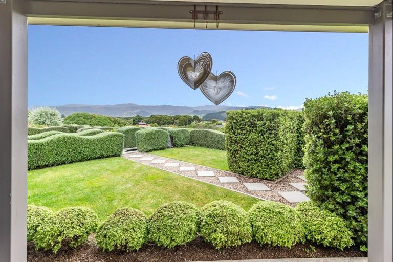 Photo of property in 43 Ohau Terraces, Ohau, Levin, 5570