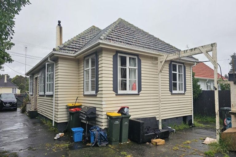 Photo of property in 185 Egmont Street, Patea, 4520