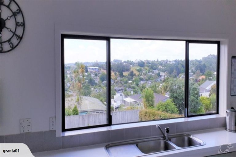 Photo of property in 34 Knights Road, Rothesay Bay, Auckland, 0630