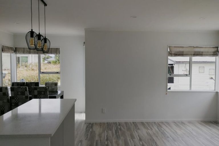 Photo of property in 1/41 Yeovil Road, Te Atatu Peninsula, Auckland, 0610