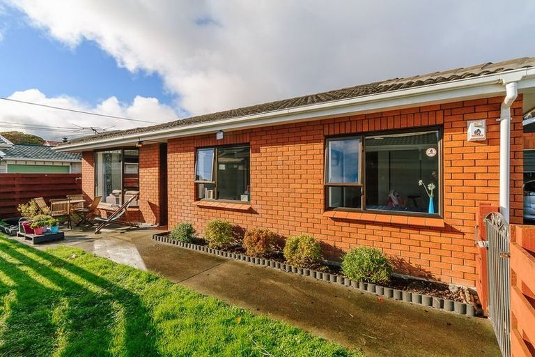Photo of property in 2/42 Bauchop Road, Waterloo, Lower Hutt, 5011