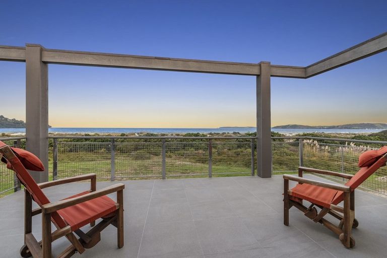 Photo of property in 10 Lagoon Way, Omaha, 0986