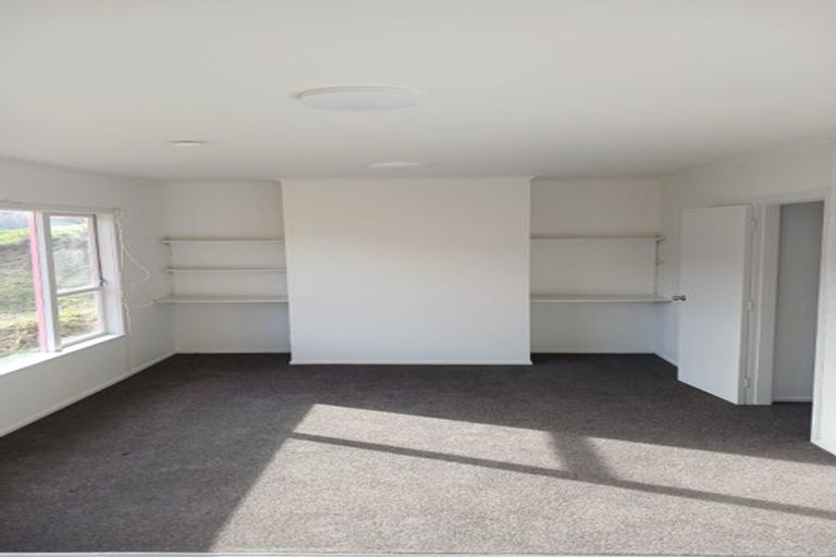 Photo of property in 37 Tremewan Street, Tawa, Wellington, 5028