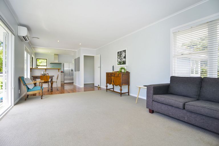 Photo of property in 22 Rimutaka Place, Titirangi, Auckland, 0604