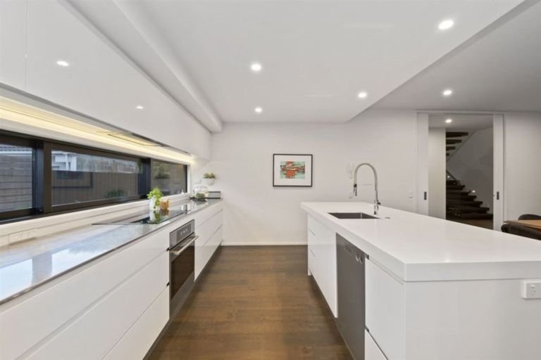 Photo of property in 64 Clyde Road, Ilam, Christchurch, 8041