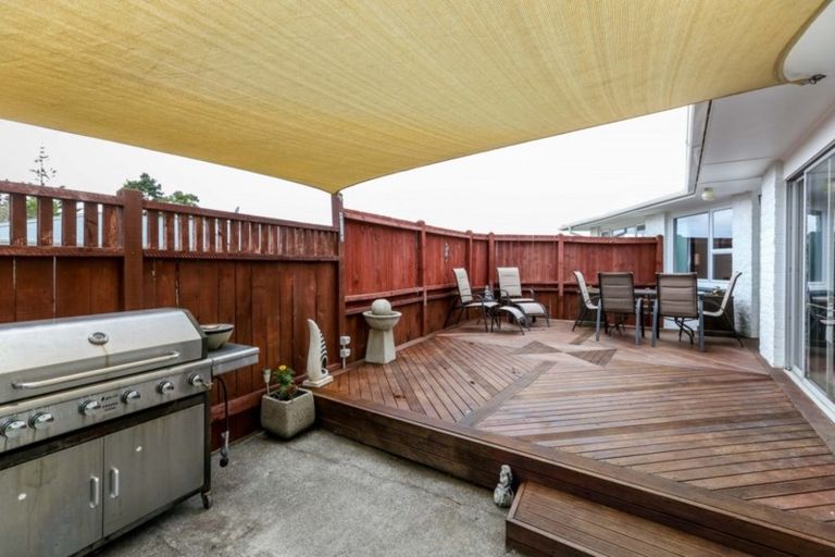 Photo of property in 181 Seaview Road, Westown, New Plymouth, 4310