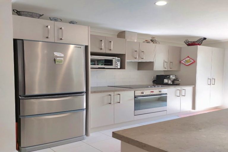 Photo of property in 4 Parkdale Close, Snells Beach, 0920