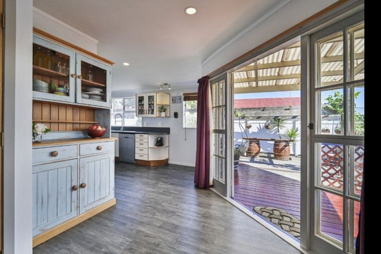 Photo of property in 2/918 Nelson Street North, Mahora, Hastings, 4120