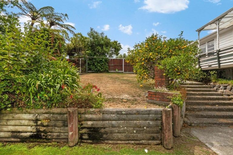 Photo of property in 57 Raroa Terrace, Tawa, Wellington, 5028