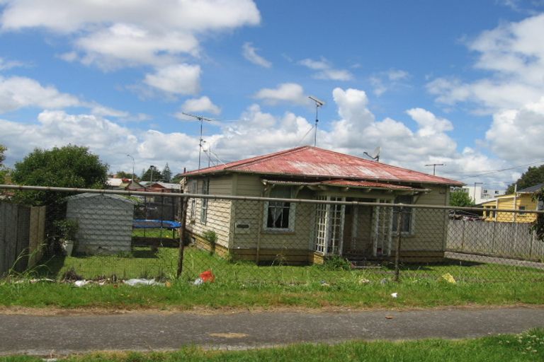 Photo of property in 17 Station Road, Papatoetoe, Auckland, 2025